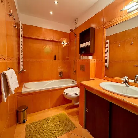 Viev Varta Z Balkonem - Free Parking By Friendly アパート *