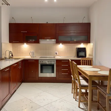 Viev Varta Z Balkonem - Free Parking By Friendly アパート *